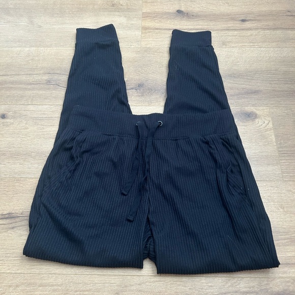 90 Degree By Reflex Charcoal cropped Ribbed Hoodie and Joggers - Picture 4 of 5